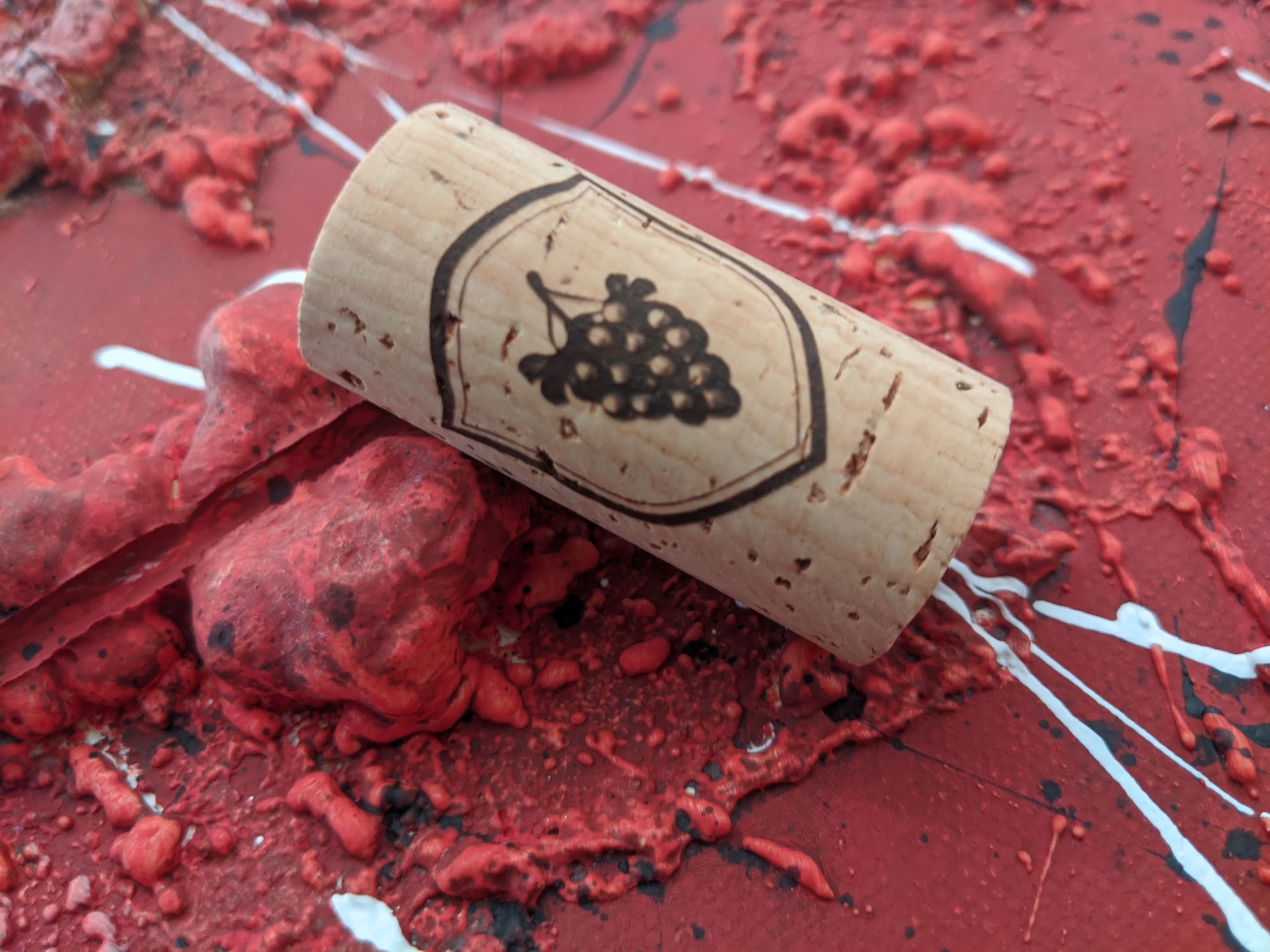 Close-up of the branded MINE cork
